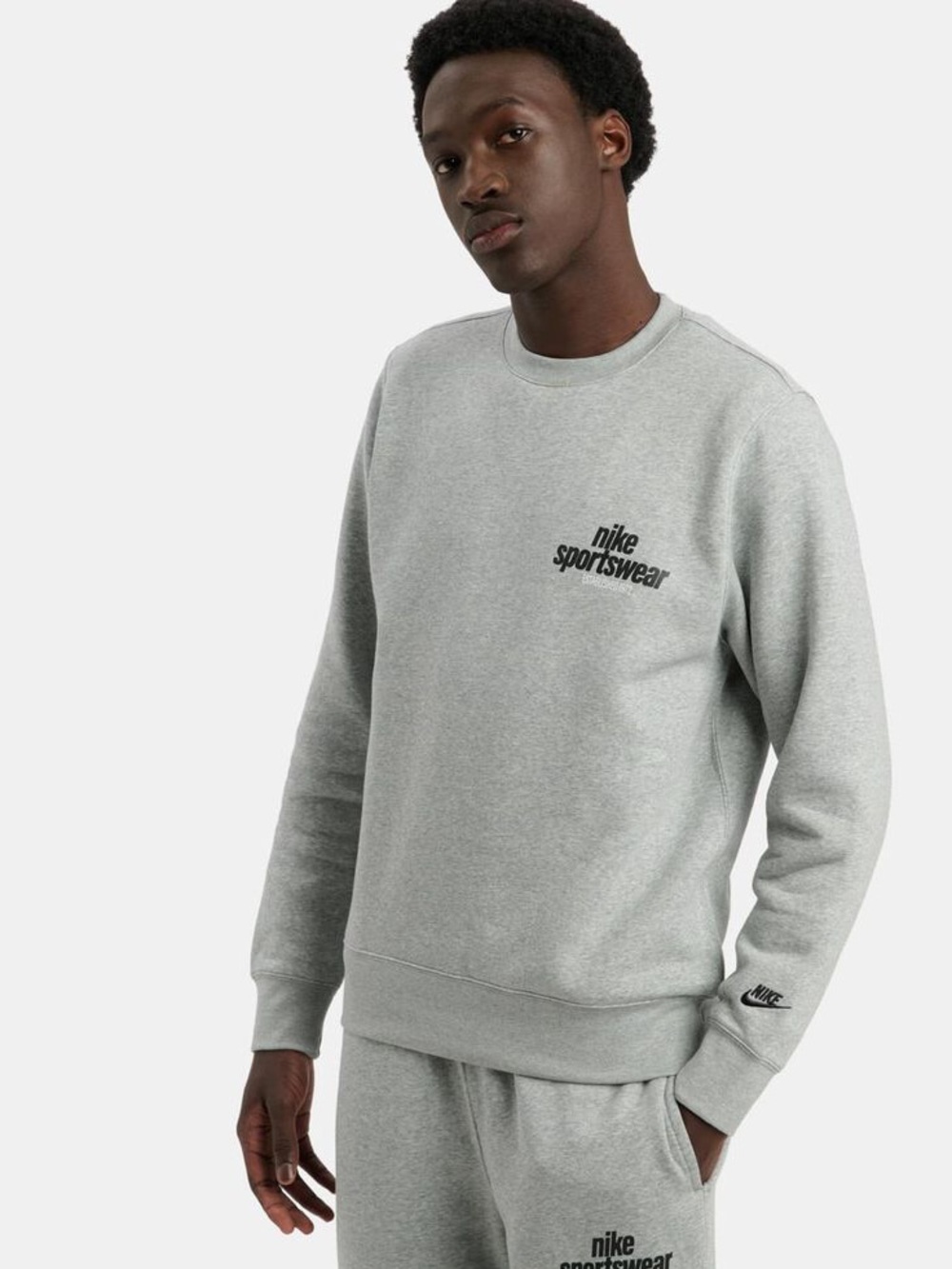 NIKE Men’s S Club Crew Neck Sweatshirt in Grey Heather & Black Logo Gray